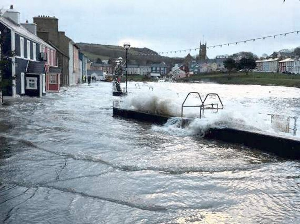 overtopping of Aberaeron harbour walls